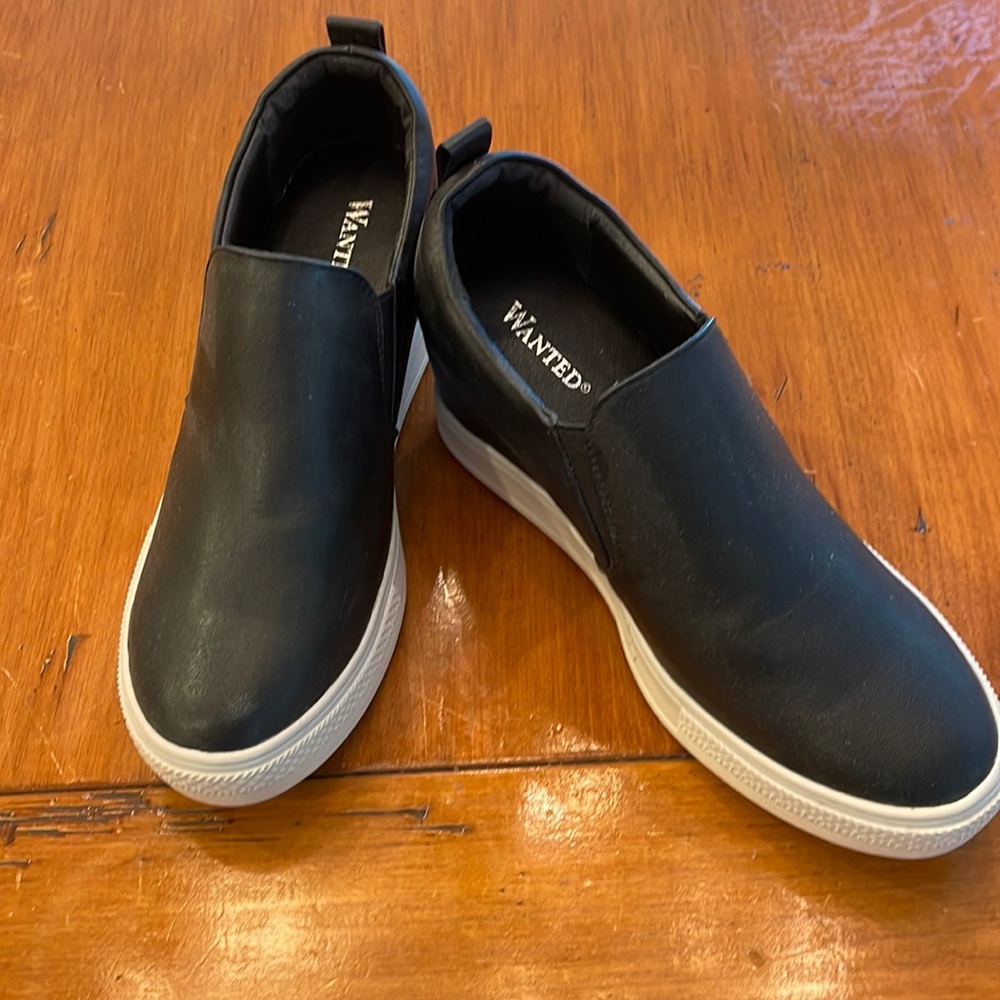 New Women’s Wedge Sneakers
